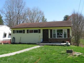 464 Summers St, Abingdon, VA 24210-2204