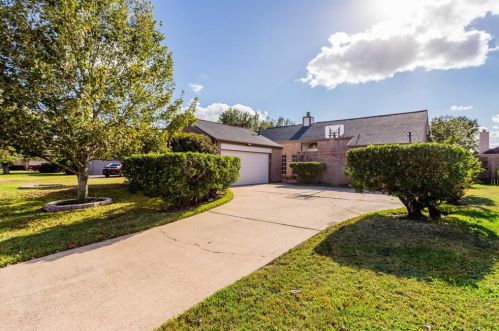 206 Squires Bnd, Stafford, TX 77477-6243