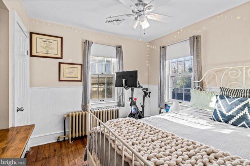 24 Evergreen Ln, Tavistock NJ  08033-1202 exterior