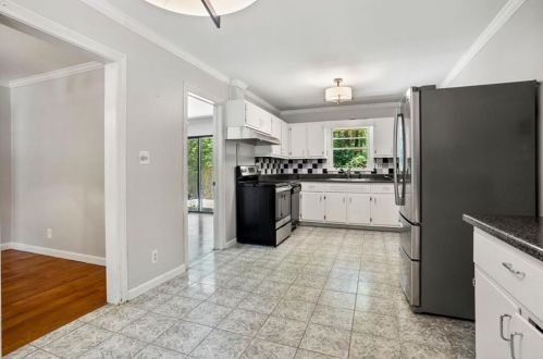 1385 Holly Ln, Atlanta GA  30329-3513 exterior