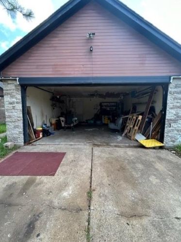 128 Lasso St, Angleton TX  77515-2753 exterior