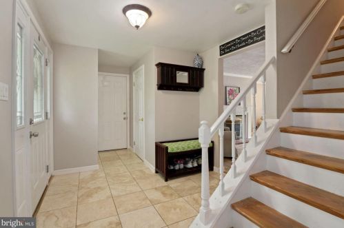 10446 Green Mountain Cir, Columbia, MD 21044-2457