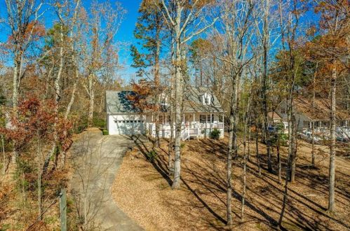 484 Washboard Rd, Cleveland, GA 30528-4081