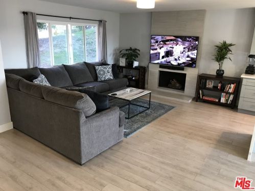 195 Foussat Rd, Oceanside, CA 92054-3825