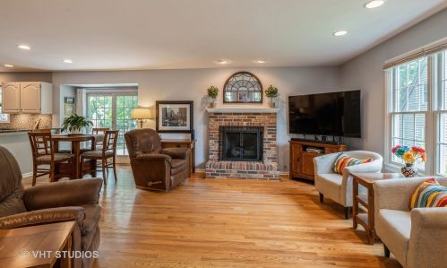 548 Cole Ct, Gurnee, IL 60031-3226