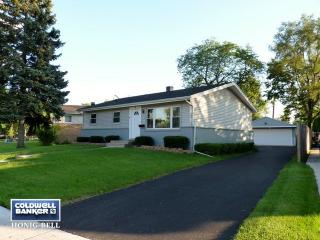 48 Rose Ave, Addison, IL 60101-3463