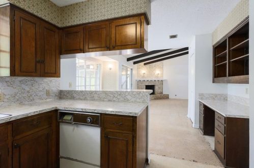 4609 Arapahoe Trl, Austin TX  78745-1510 exterior