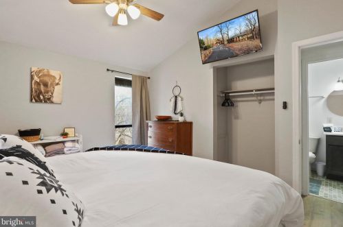 4 Pileated Woodpecker Ln, Hedgesville WV  25427-6232 exterior