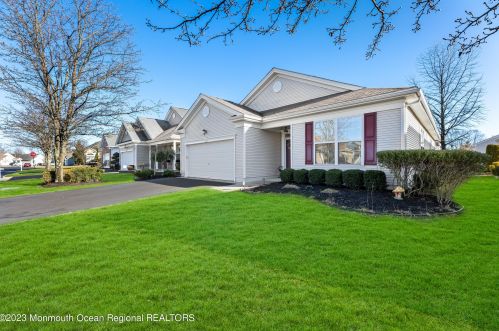 505 Moores Ct, Jackson Twp, NJ 08527-6401