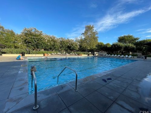 324 Quail Rdg, Irvine CA  92603-4240 exterior