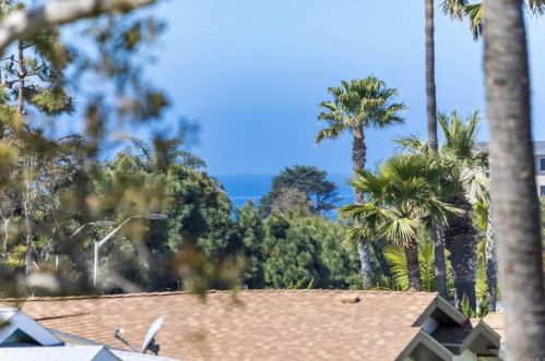 7335 San Bartolo St, Carlsbad, CA 92011-4612