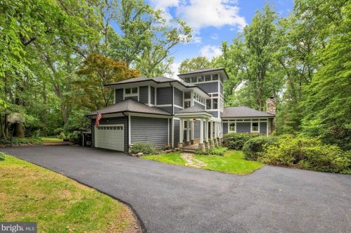10514 Birnham Rd, Great Falls, VA 22066-3202