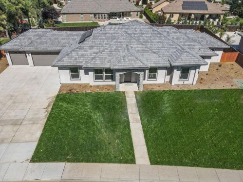 10121 Fox Borough Dr, Valley Home, CA 95361-7644