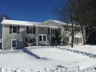 18 Deirdra Ct, Warwick, RI 02889-3248