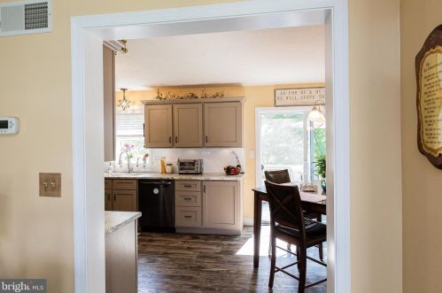 1740 Southport Dr, Lancaster PA  17603-9351 exterior