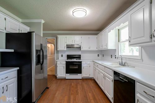 226 David Larsen Dr, Stockbridge GA  30281-1862 exterior