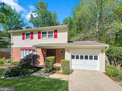 6618 Holford Ln, Springfield, VA 22152-2908