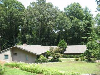 640 Mabry Rd, Atlanta GA  30328-2604 exterior