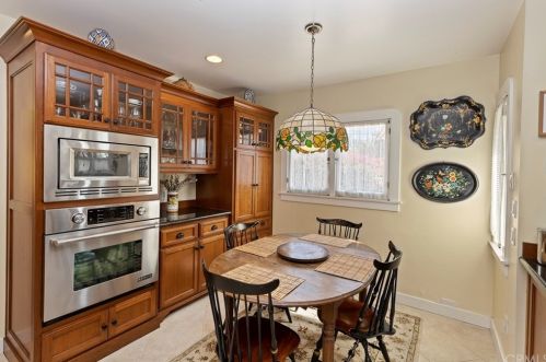 3573 Beechwood Pl, Riverside CA  92506-1214 exterior