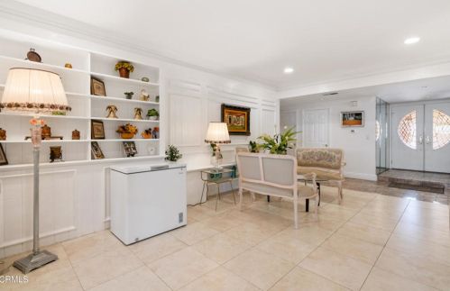 15351 Nimes Cir, Irvine CA  92604-3131 exterior