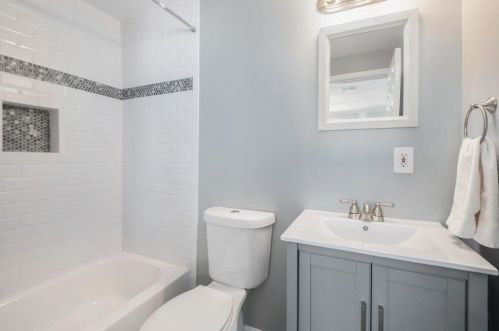 34 Hutchinson St, Atlanta GA  30307-3818 exterior