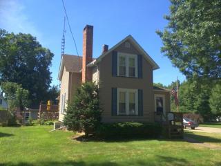 426 Putnam St, Hollowayville, IL 61356-1631