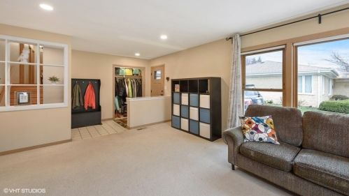 520 Dale Ave, Arlington Hts, IL 60004-6932