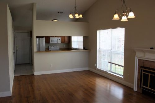 2211 Forestbrook Dr, Garland TX  75040-4062 exterior