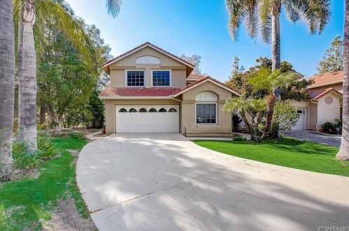 136 Valero Cir, Calabasas, CA 91377-5551