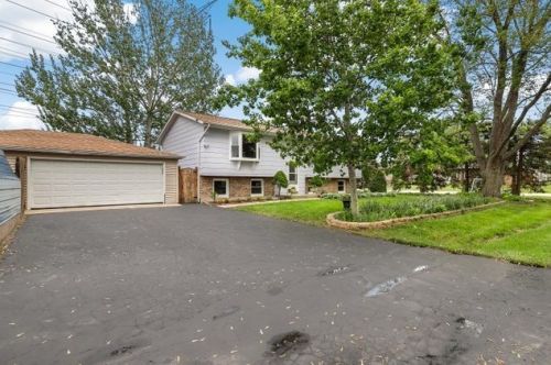 20775 Raphael Ave, Half Day, IL 60069-9608