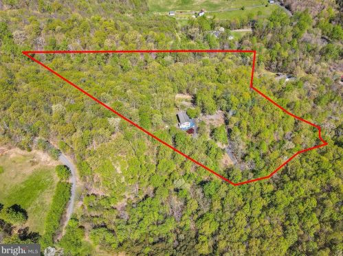 3638 Red Oak Ln, Delaplane, VA 20144-2027