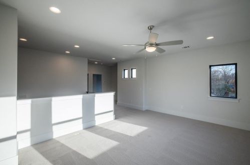 2011 Belford Dr, Austin TX  78757-8207 exterior