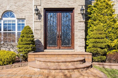 15 Scarborough Dr, Jackson Twp, NJ 08527-1294