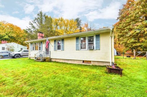 89 Spring St, Richmond, RI 02832-1629
