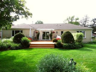 913 River Terrace Dr, Volo, IL 60051-9514