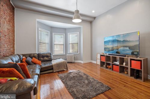 207 53rd St, Philadelphia, PA 19139-1404