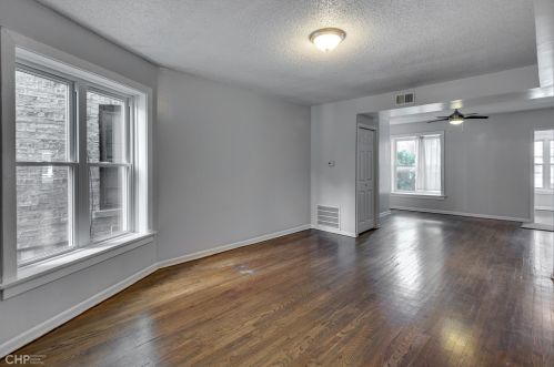 2049 Birchwood Ave, Chicago, IL 60645-2566
