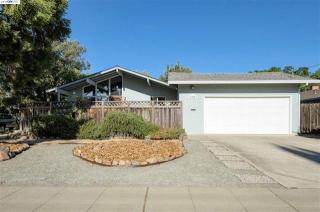 510 Hillcrest Ave, Livermore, CA 94550-3707