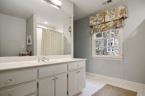 2375 Havenridge Dr, Atlanta GA  30305-4072 exterior