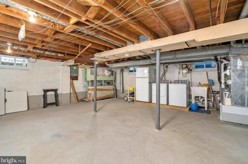 46 Copperfield Dr, Trenton NJ  08610-2031 exterior