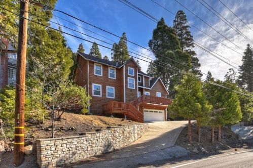 319 Grass Valley Rd, Lake Arrowhead, CA