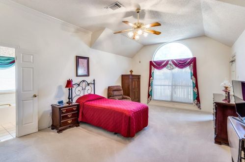 3820 Waterford Dr, Addison TX 75001-7954 exterior