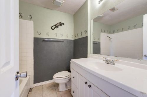 3101 Glenview, Carrollton TX 75007-2714 exterior