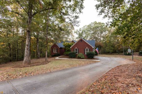 940 Jean Ct, Porterdale, GA 30014-8584