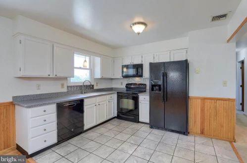 3077 Todd Ln, Lancaster PA  17601-1350 exterior