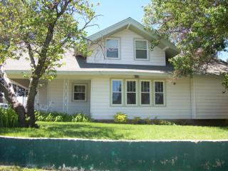 302 Wichita St, Miami, TX 79059-3044