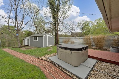 2608 Dunbarton Dr, Austin TX  78723-2233 exterior