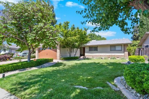 2261 Arbor Way, Turlock, CA 95380-2803