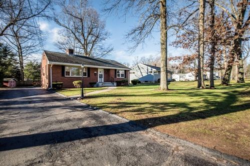 135 Country Club Ln, Wallingford, CT 06492-4931
