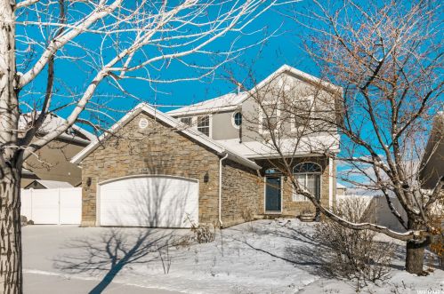 6764 Poison Oak Dr, Taylorsville, UT 84081-1863
